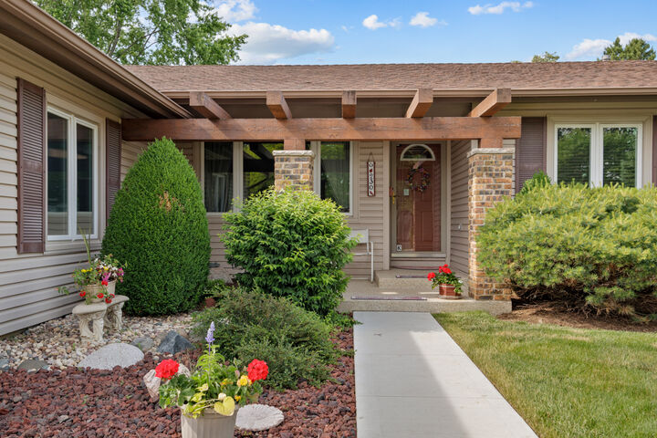 Property Photo:  230 Yarmouth Road  IL 60007 