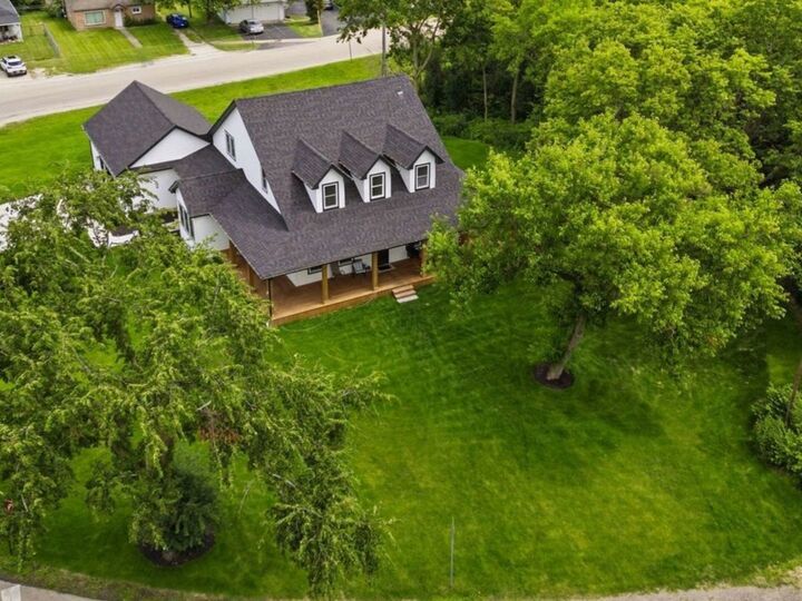 Property Photo:  1640 Daviess Avenue  IL 60441 