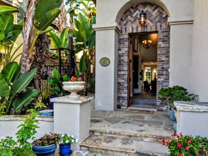 Property Photo: 4381 Corte De La Fonda CA 92130
