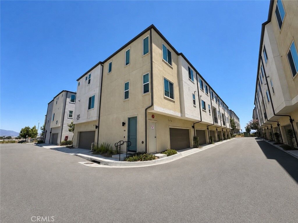 Property Photo:  5491 Seacliff 113  CA 92154 