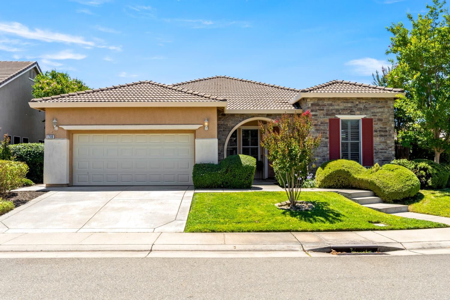 Property Photo:  1700 Markdale Lane  CA 95648 