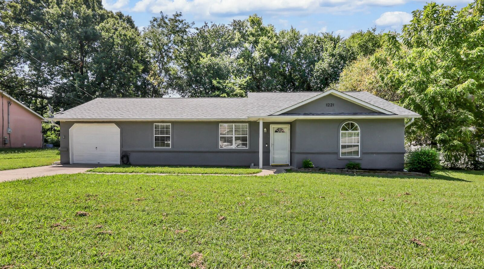 Property Photo:  1221 Patton Pl  KY 42262 