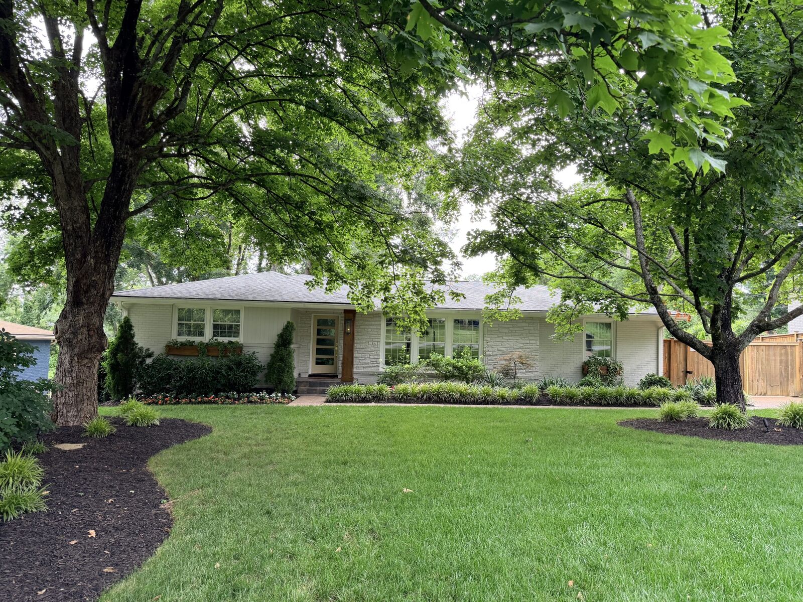 Property Photo:  5007 Manuel Dr  TN 37211 
