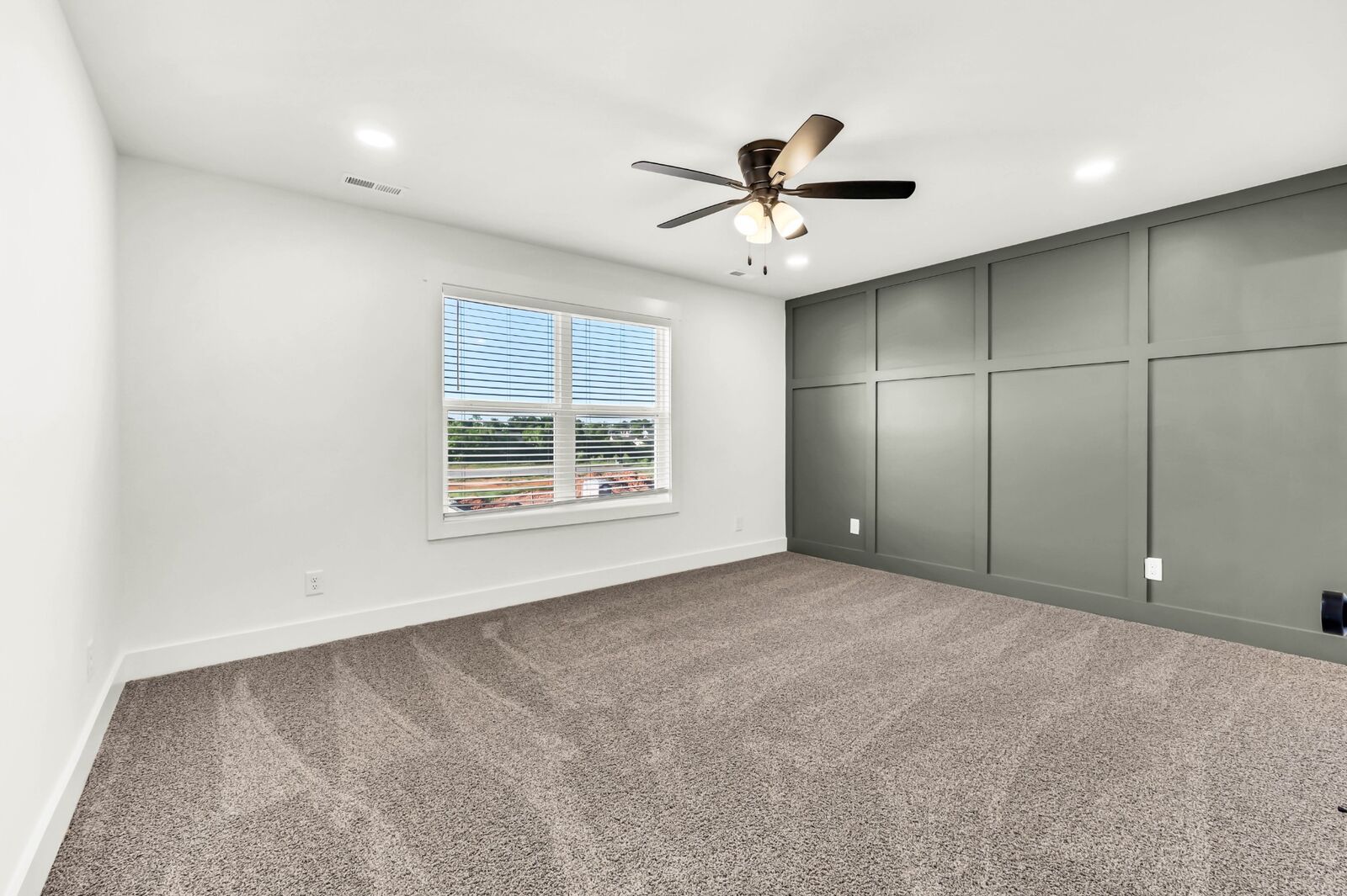 Property Photo:  348 Front Ridge Cir  TN 37040 