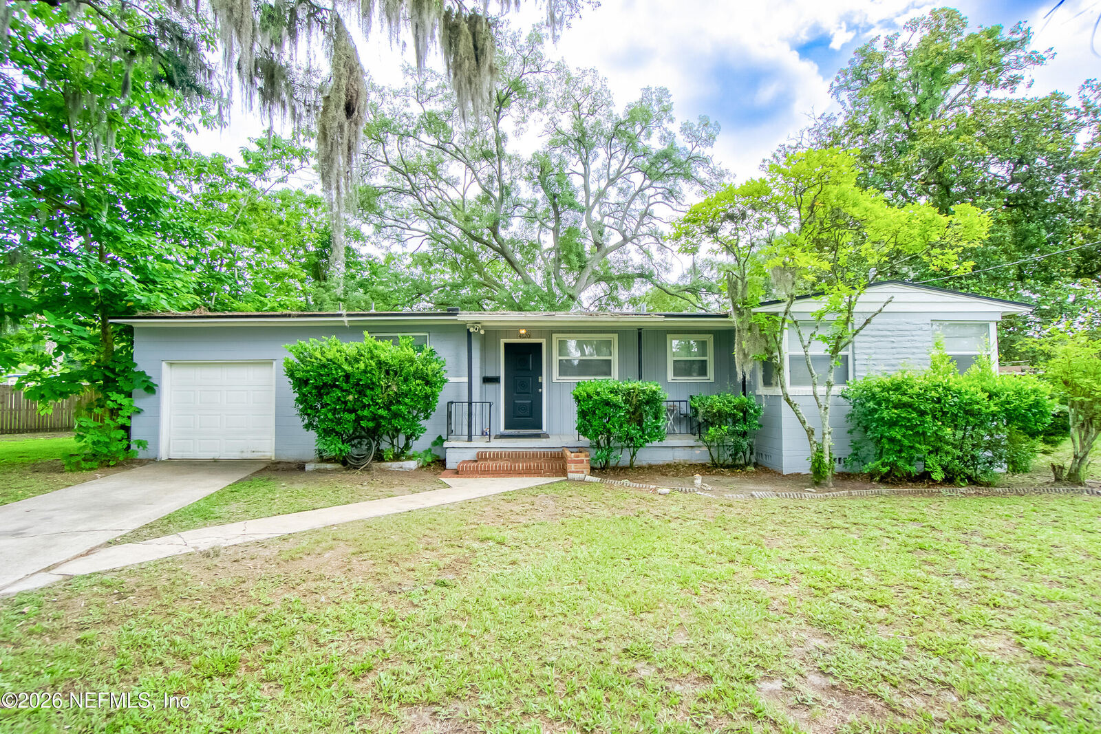 Property Photo:  4820 Avent Drive  FL 32244 