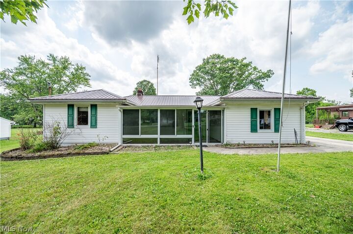 Property Photo: 5033 N Park Avenue Extension OH 44481