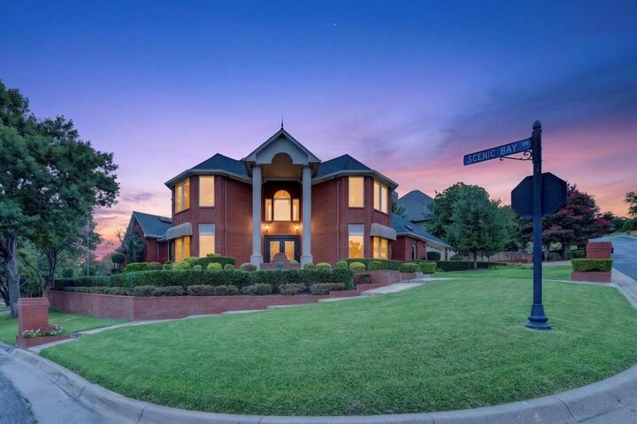 Property Photo: 5811 Scenic Bay Court TX 76013