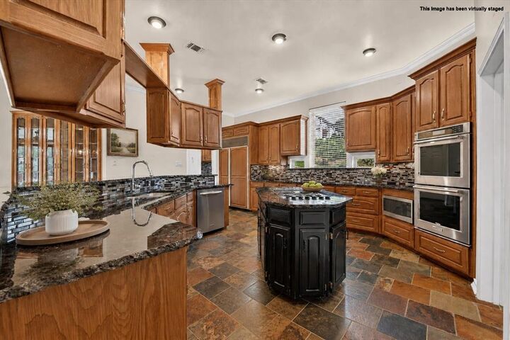 Property Photo:  5811 Scenic Bay Court  TX 76013 
