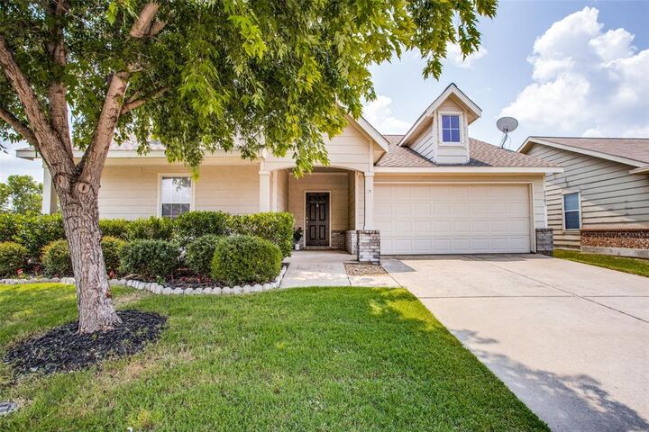 Property Photo: 9901 Thomas Jefferson Drive TX 75072
