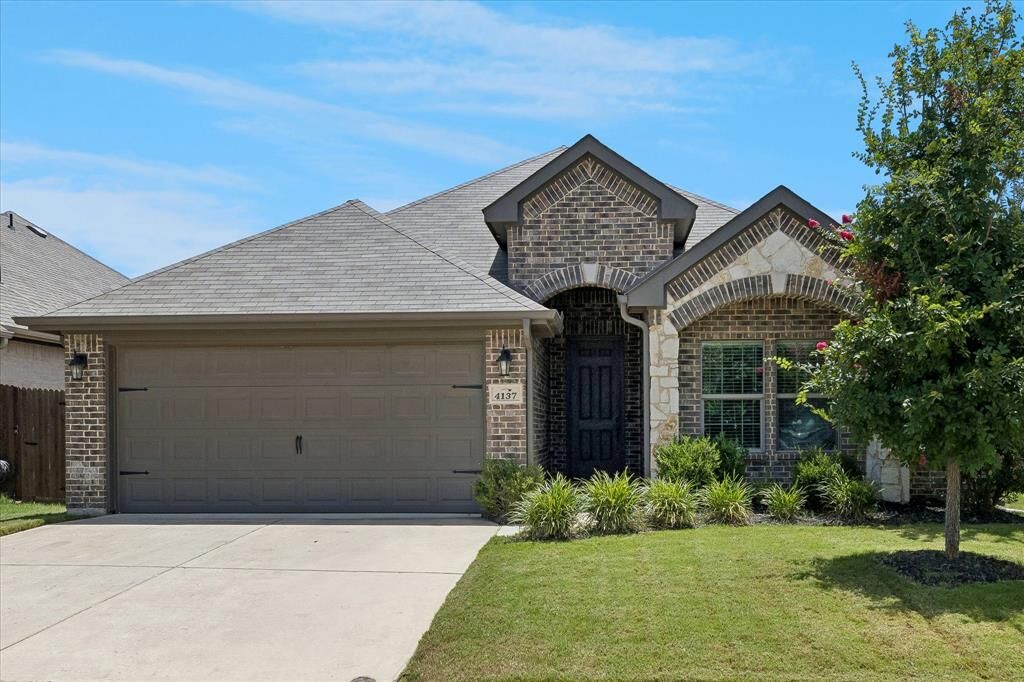 Property Photo:  4137 Snowberry Lane  TX 76036 