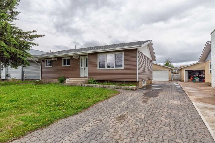 4 McLeod Street — photo 1