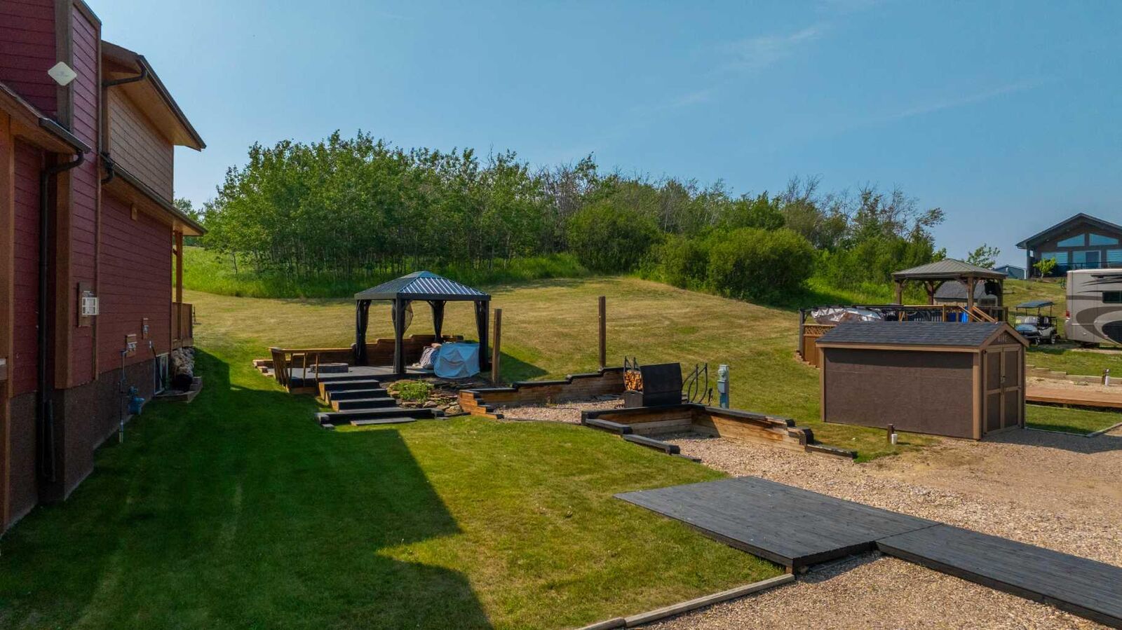 Property Photo:  25054 South Pine Lake Road 6104  AB T0M 1R0 