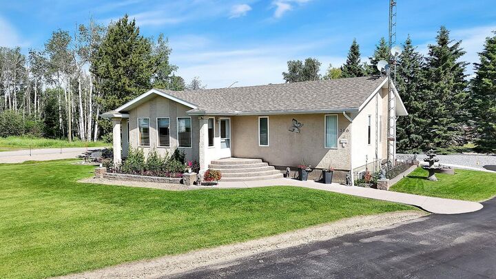 Property Photo: 306 Centro Avenue AB T0M 0C0