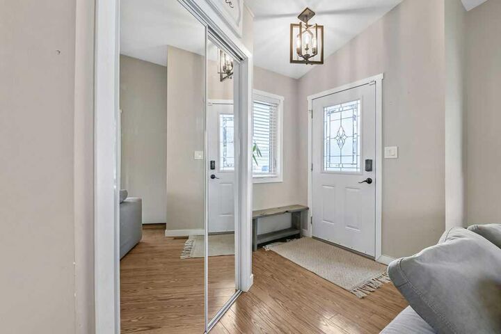 Property Photo:  1001 17 Street SE  AB T1V 1P9 
