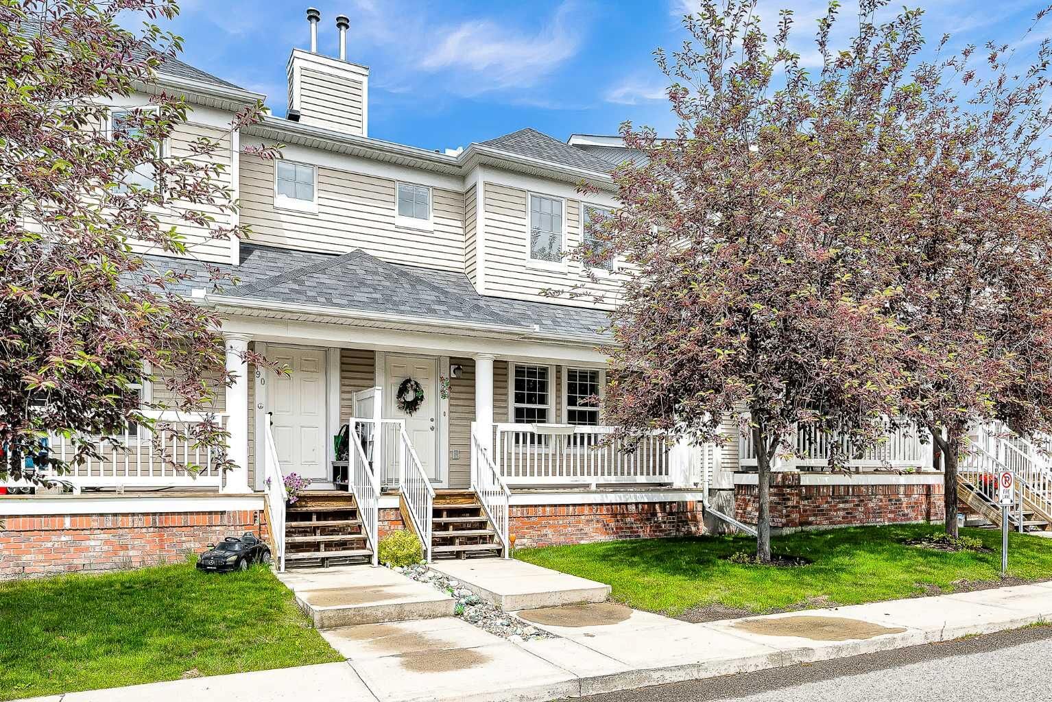Property Photo: 86 Country Village Gate NE AB T3K 0L5