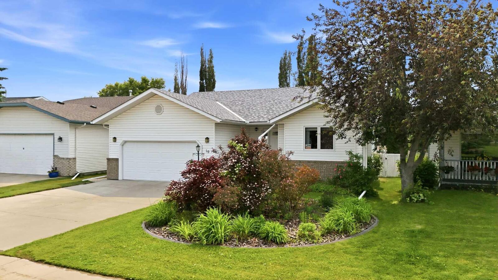 Property Photo: 19 Excell Street AB T4R 2N2