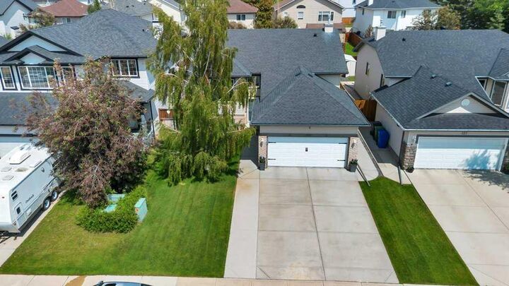 Property Photo: 133 Oakmere Point AB T1X 1M8
