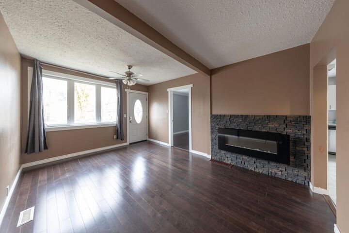 Property Photo: 4717 49 Street SK S9V 0L7