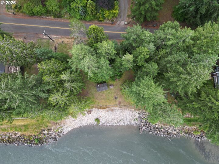 Property Photo:  224 Riverview Dr  WA 98611 