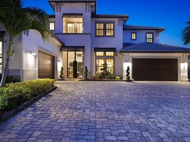 Property Photo: 8785 Parkland Bay Drive FL 33076