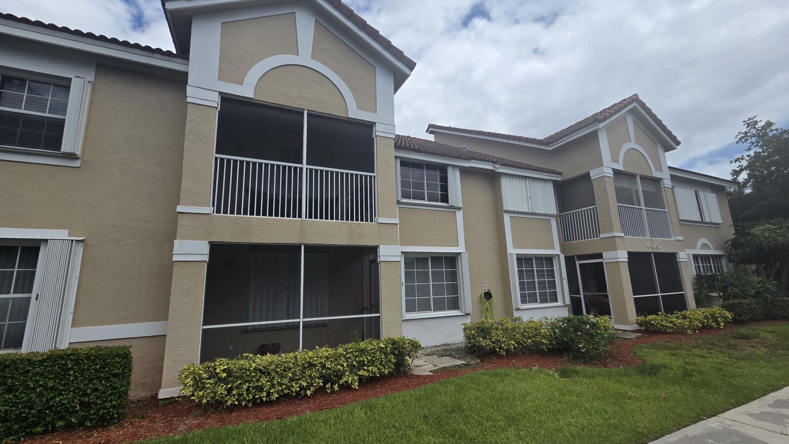 Property Photo:  4610 W McNab Road D1  FL 33069 