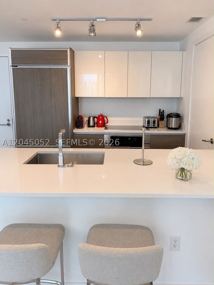 Property Photo:  1100 S Miami Ave 2809  FL 33130 