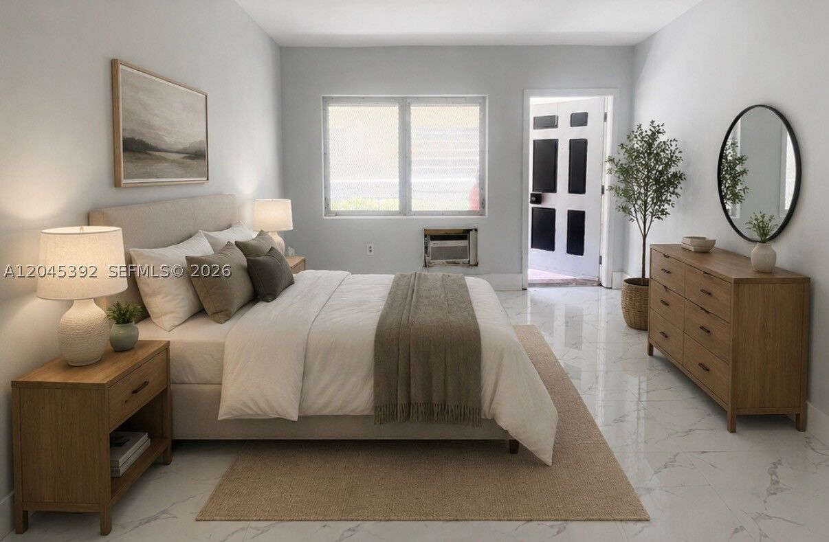 Property Photo: 636 Meridian Ave 4 FL 33139