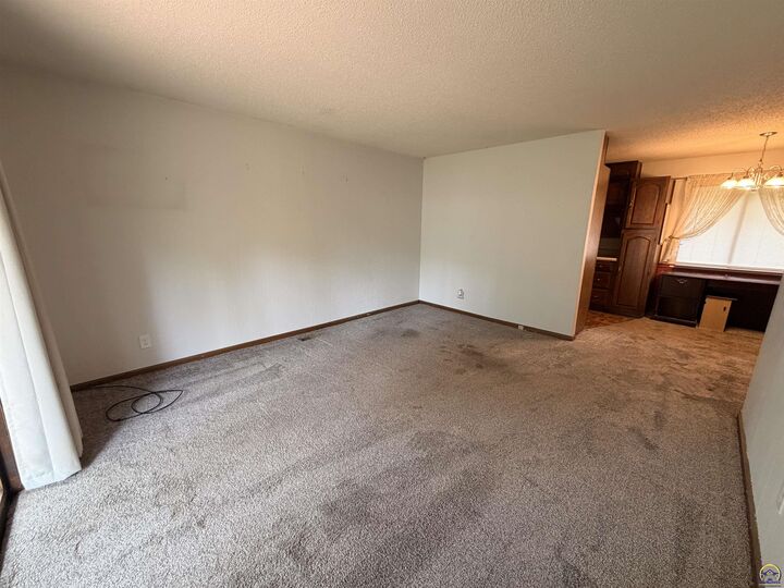 Property Photo: 556 N 4th St KS 66414