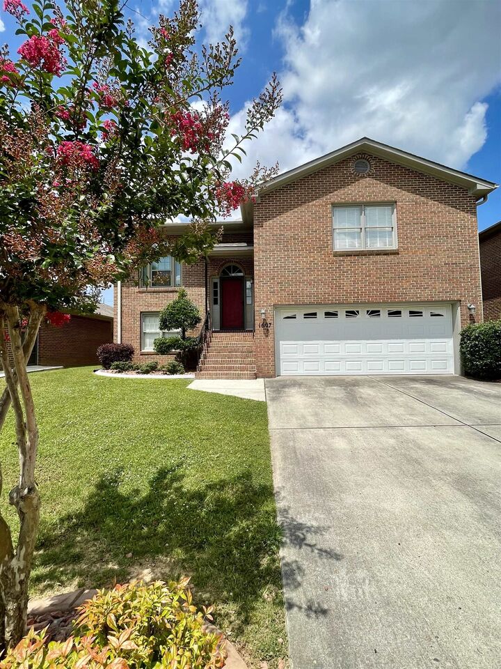 Property Photo:  1607 Parkman St NE  AL 35055 