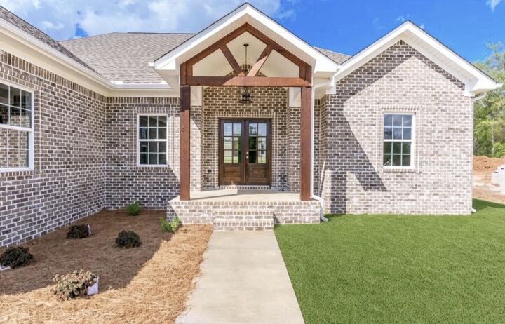 Property Photo: 809 Michigan Ave AL 35661
