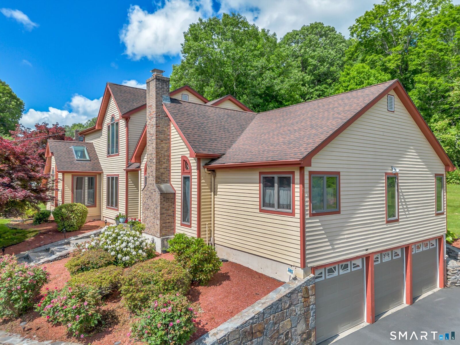 Property Photo:  604 Brownstone Ridge  CT 06451 