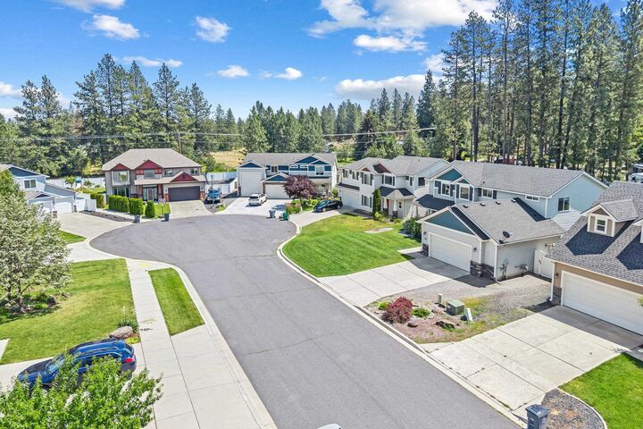 Property Photo: 9421 W Ballesteros Ct WA 99004