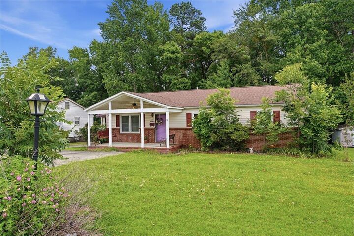 Property Photo:  420 Pineneedle Road  SC 29379 