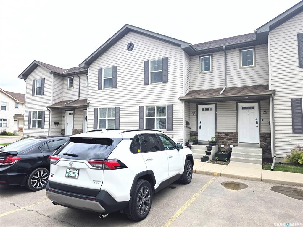 Property Photo:  135 Pawlychenko Lane 33  SK S7V 1K2 