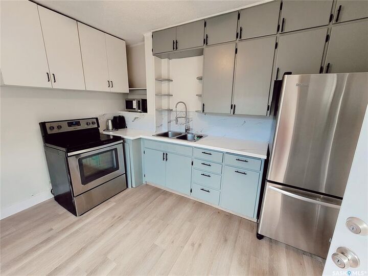 Property Photo: 618 8th Street E SK S6V 0W7