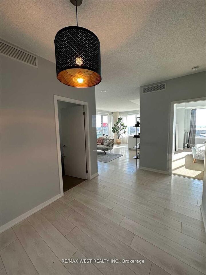 Property Photo:  55 East Liberty Street 808  ON M6K 3P9 