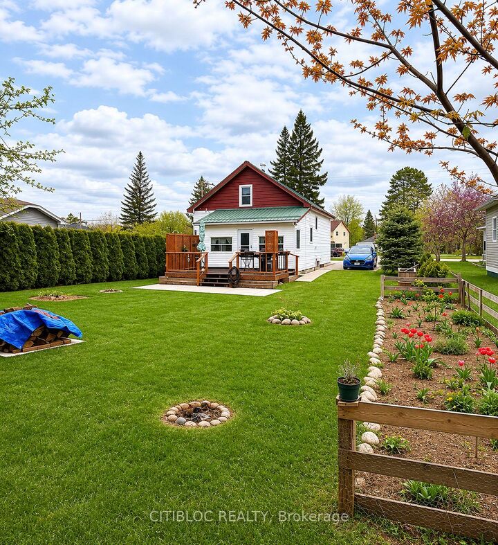 Property Photo:  67 Ottawa Avenue  ON P0A 1X0 
