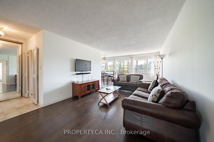 Property Photo:  45 Westmount Road N 404  ON N2L 2R3 
