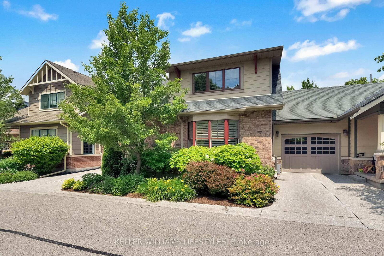 Property Photo: 352 Ridout Street S 3 ON N6C 3Z5