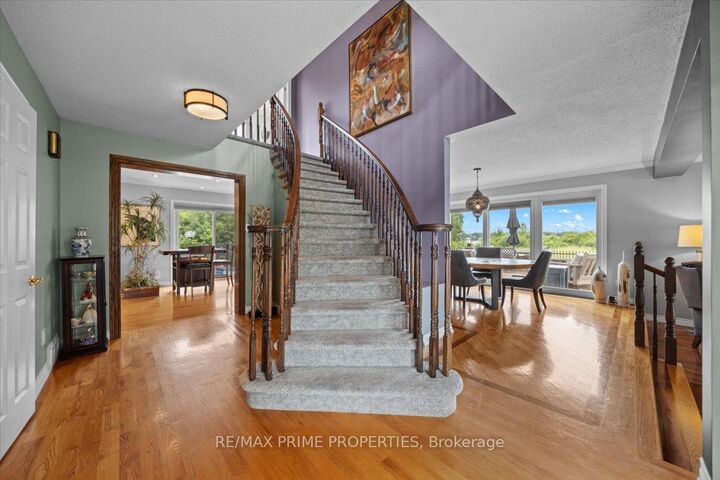 Property Photo:  800 Fairwinds Terrace  ON K1C 2X6 