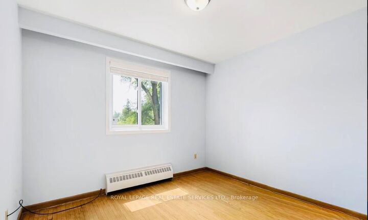 Property Photo:  50 Peter Street 2  ON L5H 2G8 