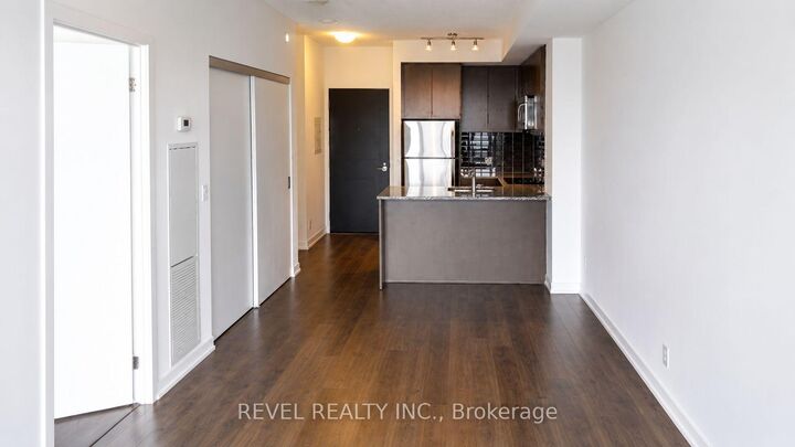 Property Photo: 98 Lillian Street 1913 ON M4S 0A5