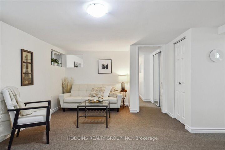 Property Photo:  65 Mineola Road E Lower  ON L5G 2E4 