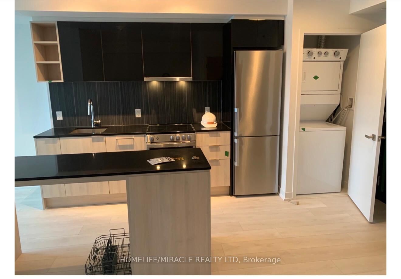 Property Photo:  31 Tippett Road 335  ON M3H 0C8 