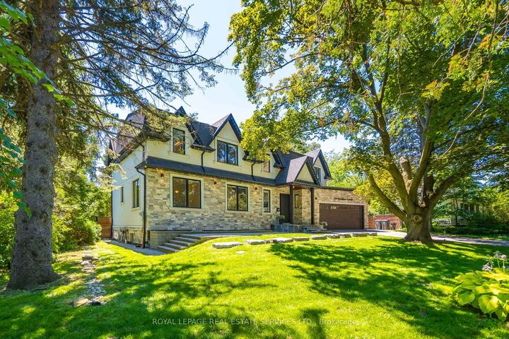 Property Photo: 1568 Broadmoor Avenue ON L5G 3V1