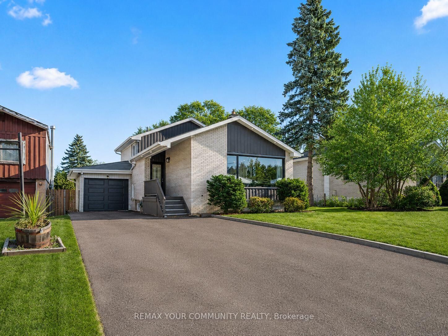 Property Photo:  11 Webster Drive Main  ON L4G 2A4 