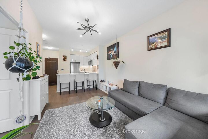Property Photo: 39 Annie Craig Drive 1502 ON M8V 0A4