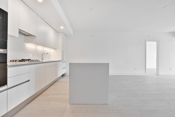 Property Photo: 200 Keewatin Avenue 311 ON M4P 1Z8