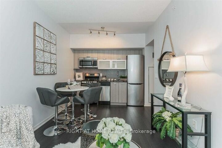 Property Photo:  36 Lisgar Street 812W  ON M6J 0C7 