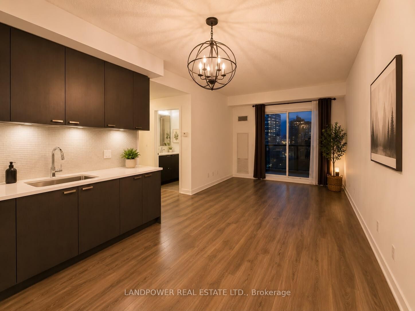 Photo de la propriété:  56 Forest Manor Road 2310  ON M2J 1M1 